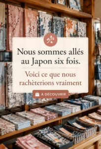 Une sélection d'achats typiques ramenés du Japon, intégrant des souvenirs gourmands et traditionnels.