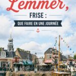Vue panoramique de Lemmer et de ses canaux en Hollande, paysage typique de la campagne néerlandaise.