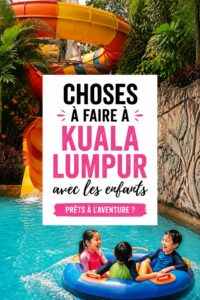 Famille visitant un parc à Kuala Lumpur, profitant d'une belle journée ensoleillée.