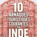 Illustration représentant une touriste en Inde se renseignant sur les arnaques à éviter