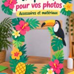Un cadre photo tropical décoré de feuilles et fleurs exotiques.