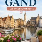 Un panorama de Gand avec ses bâtiments historiques et canaux.