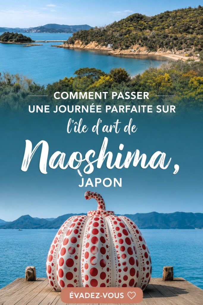 Vue panoramique de l'île de Naoshima avec des installations artistiques en arrière-plan