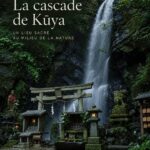 Vue panoramique de la cascade Kuya-no-taki, un trésor naturel à Kyoto.