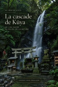 Vue panoramique de la cascade Kuya-no-taki, un trésor naturel à Kyoto.