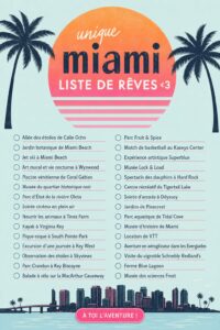 Vue magnifique sur les plages de Miami, avec des palmiers et des gens profitant du soleil.