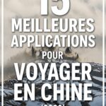 Un smartphone avec des applications de voyage affichées sur l'écran, symbolisant la préparation d'un voyage en Chine.