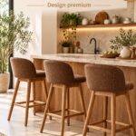 Tabourets de bar en cuir dans une cuisine moderne, ajoutant du style et du confort.