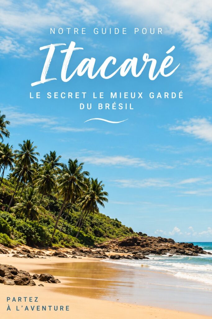 Plage ensoleillée à Itacaré, au Brésil, avec des palmiers