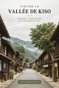 Vue panoramique de la vallée de Kiso avec ses montagnes et ses villages traditionnels