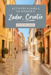 Vue panoramique de Zadar avec ses monuments historiques et la mer Adriatique en arrière-plan.